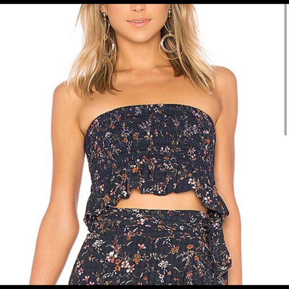 COPY - Tularosa navy floral crop top